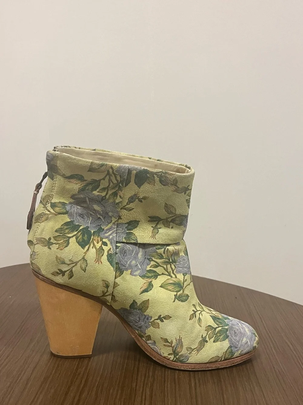 Rag & Bone Newbury Floral Suede boots 9.5 womens